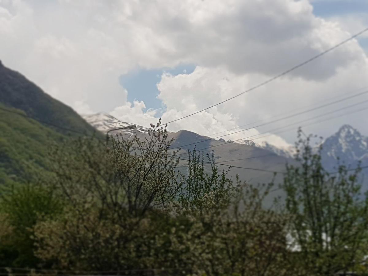 Cozy House Kazbegi Hotel ภายนอก รูปภาพ